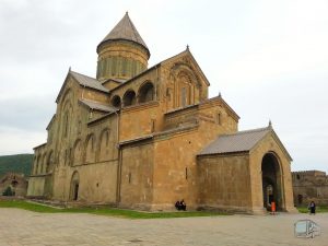 Фотография Храм Светицховели - Обзорная Автобусная Экскурсия Тбилиси - Мцхета - Джвари с туристической компанией Hop On Hop Off Tbilisi